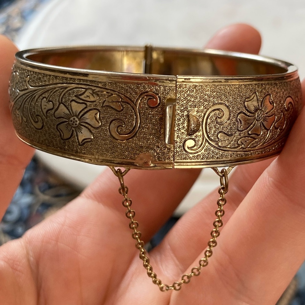 Antique Engraved Floral Hinged Bangle Bracelet w/Safety Chain